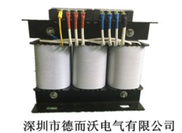 單相變壓器有哪些主要的應用優勢？